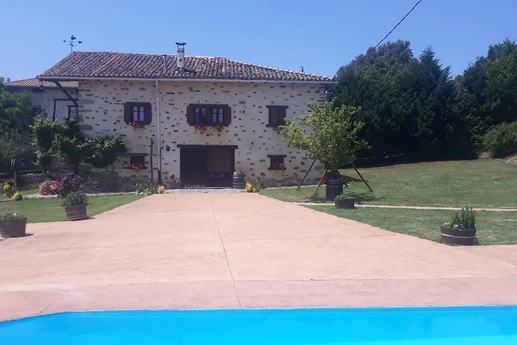 Caserio Vasco Con Piscina Y Barbacoa contacts
